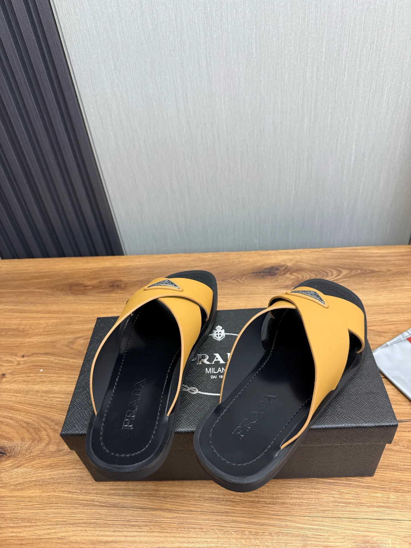 Factory price 340💰 ＰＲＡＤＡPrada - popular men's slippers hot sale 🔥 🩴Official website one to one production 38-45 sizes 45 46 🉑️Customized!